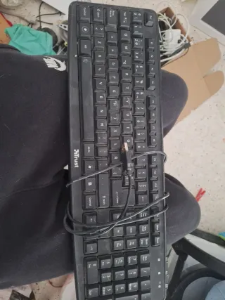 Teclado Trust Negro USB