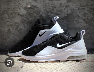 Tenis Nike Air Max Motion 2 Negro/Blanco