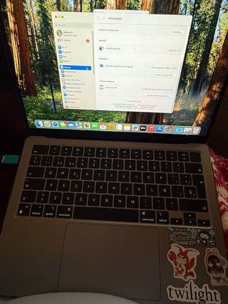 MacBook Air M2 + Magic Mouse