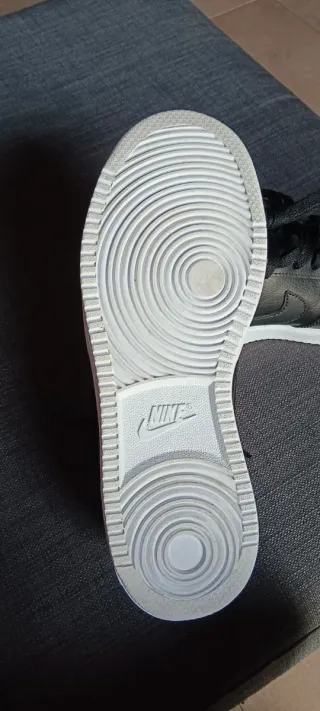 Zapatillas Nike Negras y Blancas