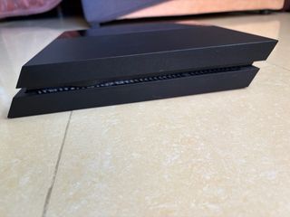 PS4 (PlayStation 4) 500GB Poco Uso