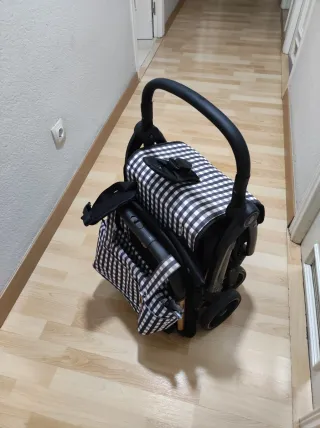 Silla de paseo con colchoneta y bolso