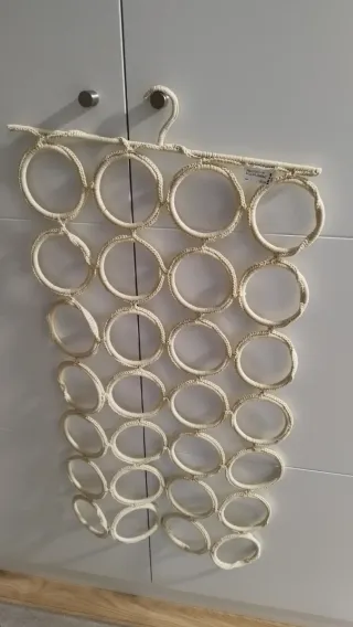 Colgador de tela para bufandas/pañuelos