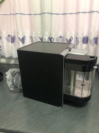 Cafetera Nespresso DeLonghi Plata