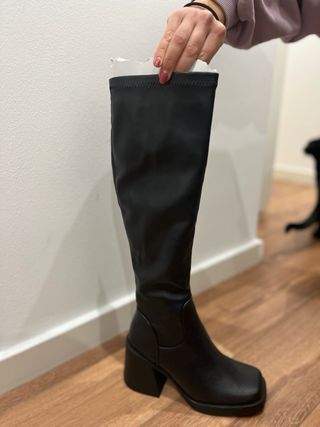 Botas altas pretas Schuh novas