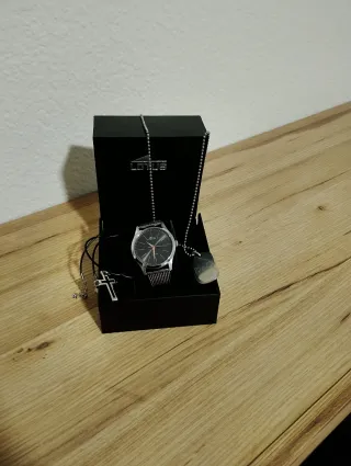 Reloj Lotus y 2 Colgantes Hombre