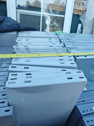 Chapas metálicas para estantería