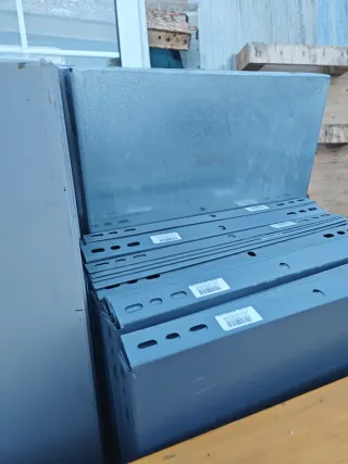 Chapas metálicas para estantería