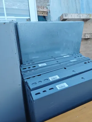 Chapas metálicas para estantería