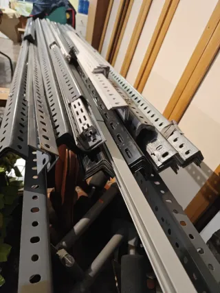 Chapas metálicas para estantería