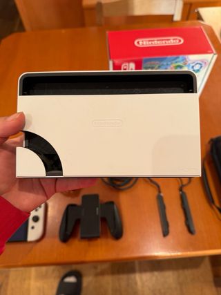 Nintendo Switch OLED + Mario Kart 8 Deluxe