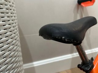 Bicicleta de equilibrio KTM naranja