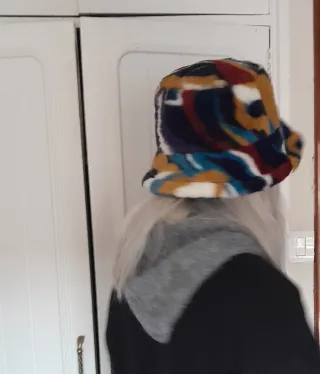 Sombrero piel sintética multicolor