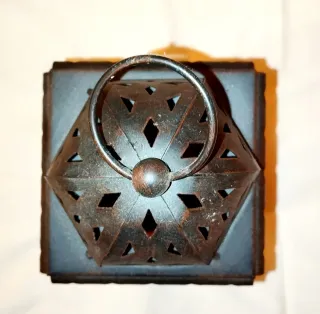 Lanterna porta candele in metallo e vetro