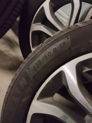 Llantas Mercedes C W205 Michelin