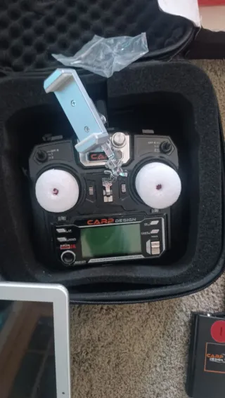 Barco Cebador con GPS y sonda CARP DESIGN