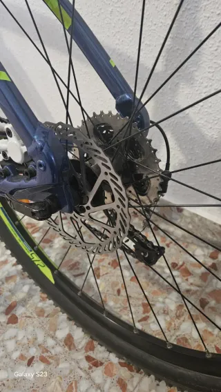 Bicicleta RockRider ST540 Azul