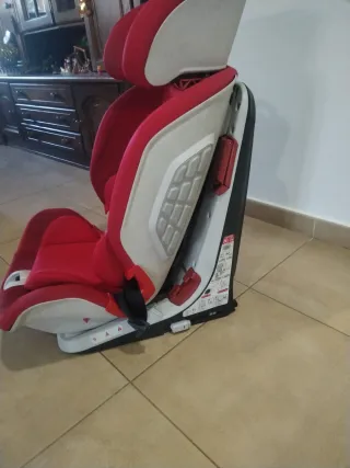 Silla de coche infantil Chicco roja