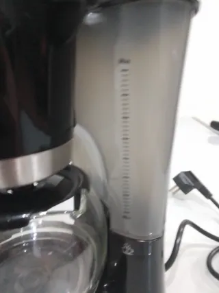 Cafetera Jata Negra y Acero Inoxidable