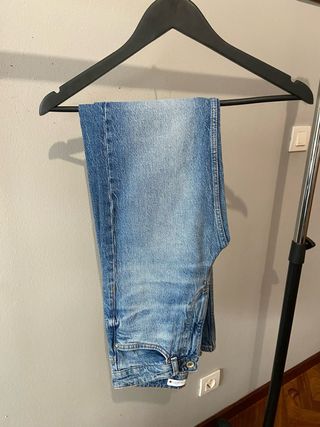 Pantalón vaquero clásico Zara mujer en color azul
