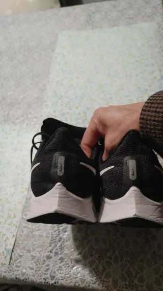 Zapatillas Nike Negras y Blancas