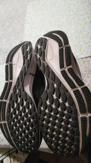 Zapatillas Nike Negras y Blancas