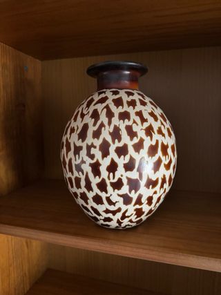 Cerámica Chulucana Perú: Jarrón y Figura