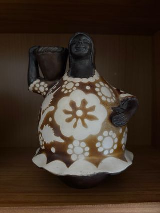 Cerámica Chulucana Perú: Jarrón y Figura