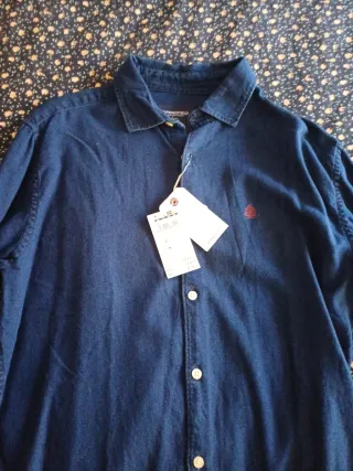 Camisa de hombre azul