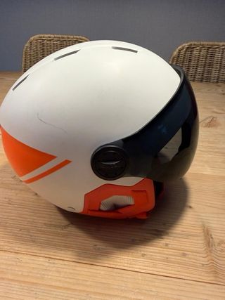 Casco de esquí infantil con visera