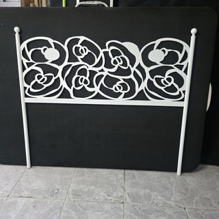 Cabezal forja blanco flores 140cm