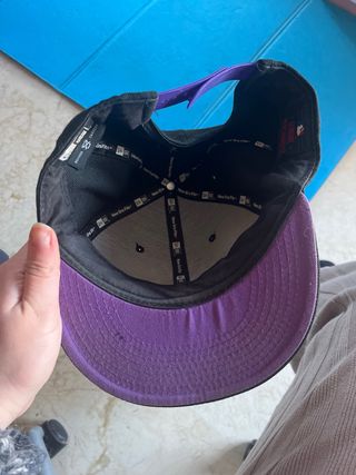 Gorra NY Yankees New Era Negra y Morada