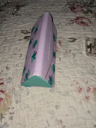 Funda para gafas con cactus morada