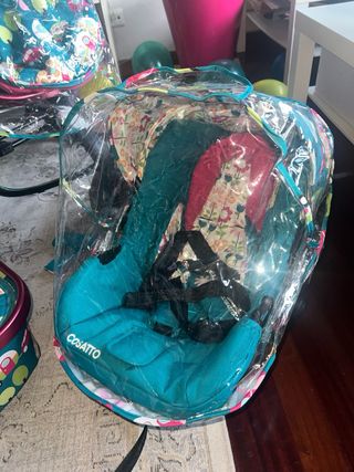 Carrito de bebé Cosatto 3 en 1.