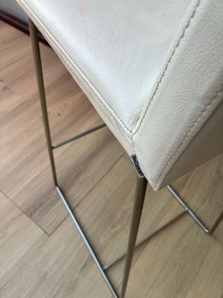 Pack de 4 banquetas BoConcept Piel Blanca y Metal
