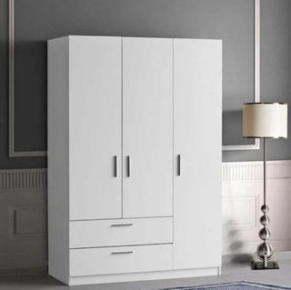 Armario de madera y plástico beige