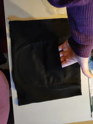 Faja negra talla L para que la use una XL