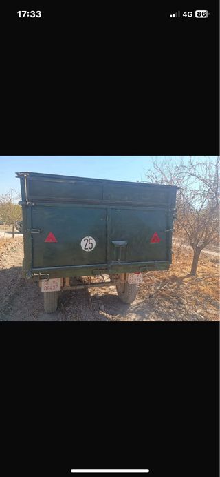 Remolque agrícola verde