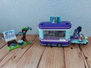 Lego Friends Puesto de Arte Emma