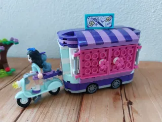 Lego Friends Puesto de Arte Emma