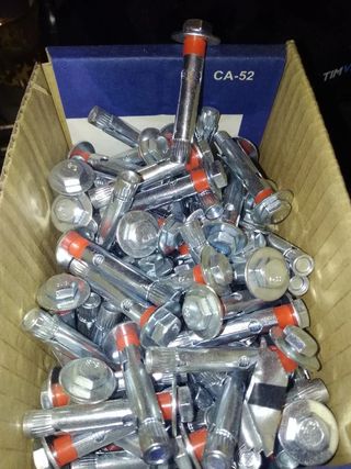 scatola 100 tasselli 6/8X45 (15 scatole dispo)