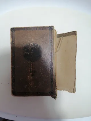 LA FUENTE-DICCIONARIO ENCICLOPEDICO ILUSTRADO