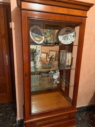 Comedor de madera con sillas