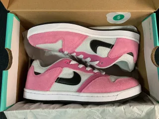 Zapatillas Nike SB Alleyoop Rosa y Blanco
