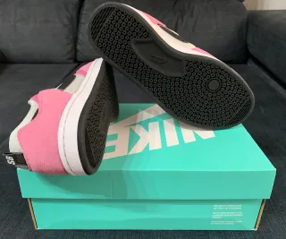 Zapatillas Nike SB Alleyoop Rosa y Blanco