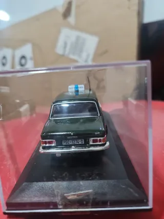 Miniatura SEAT 124 D Guardia Civil