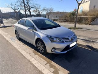 Toyota Avensis 2012