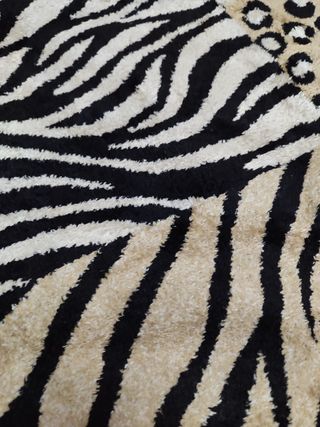 Alfombra Animal Print Beige y Negro