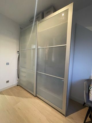 Guardaroba PAX Ikea con ante scorrevoli