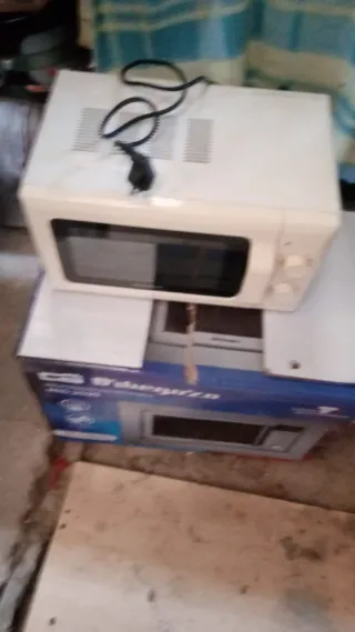 Horno microondas blanco